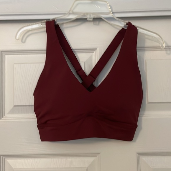 Fabletics sports bra and legging set - Picture 3 of 4